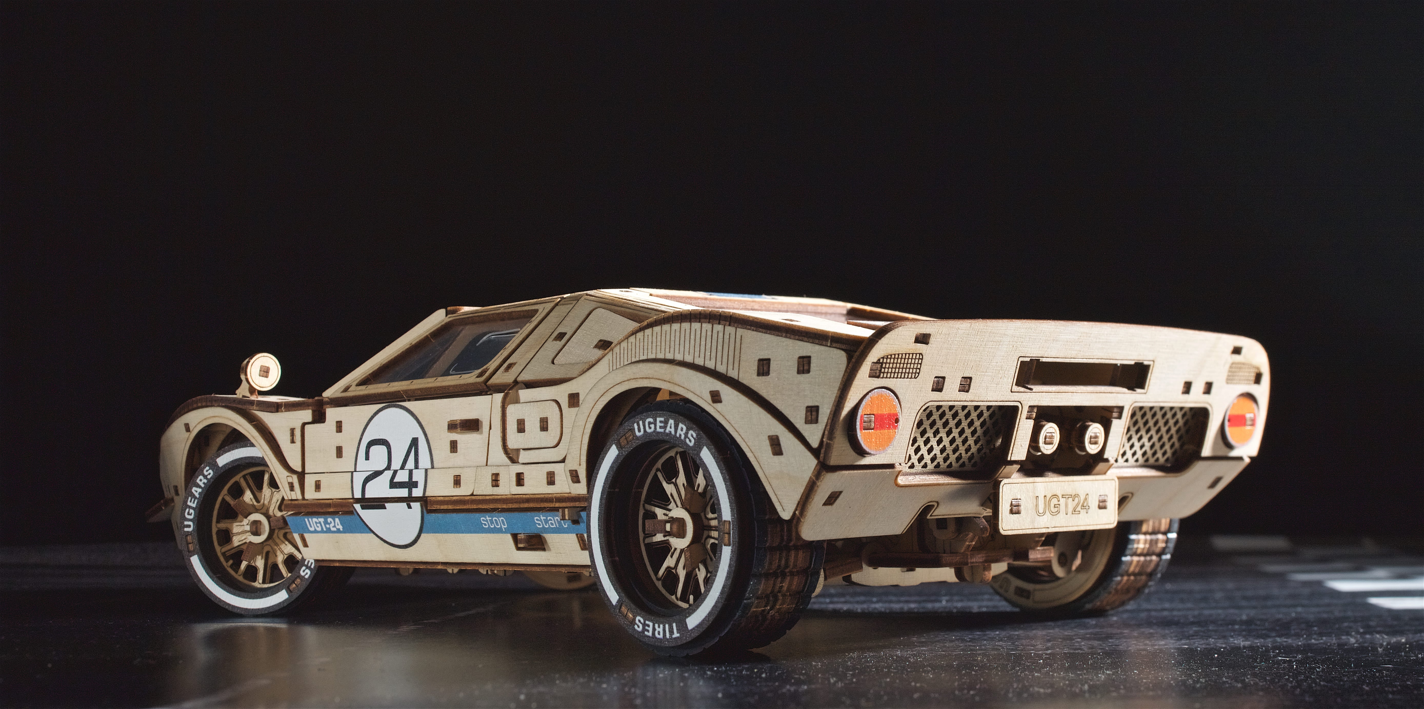 UGT-24 Endurance Racer: a 3D wooden puzzle that brings the 1960s racin