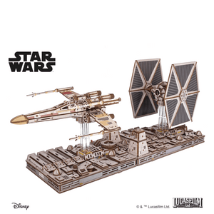 Luke Skywalker`s™ X-Wing Starfighter™ + TIE Fighter™